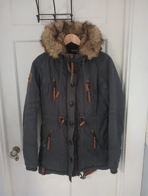 Chaqueta parka para mujer NAKETANO talla pequeña con capucha y aislamiento Foto 1 de 4