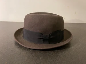 Vintage Larchmont Gray Fedora Hat - Fits 21.5 Inches - Picture 1 of 9