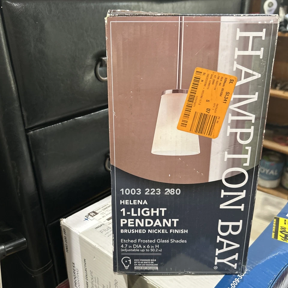 Mini colgante Hampton Bay Helena 4,7 "1 luz níquel cepillado pantalla de vidrio esmerilado Foto 1 de 1