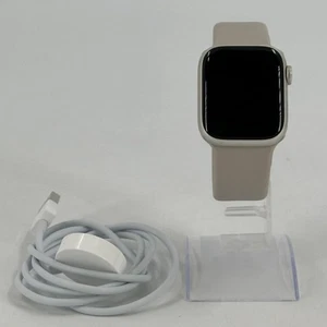 Apple Watch (Seria 7) 41mm Starlight Aluminium z Starlight Sport (GPS) - 7/10 - Zdjęcie 1 z 5