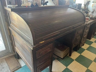 Escritorio grande antiguo con tapa enrollable de roble Foto 1 de 3