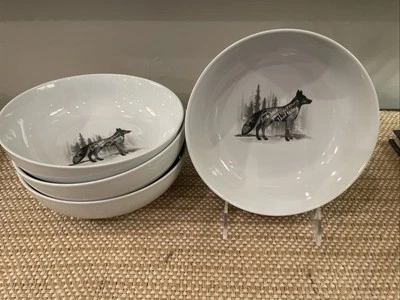 Mikasa Wise Walker (4) Wolf Bowl Grace Popp Don’t look back 7-1/4 in dia Foto 1 de 4