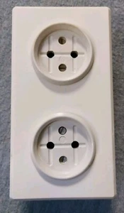 alte DDR Bakelit 2fach Steckdose Doppelsteckdose Unterputz Vintage 60er Jahre  - Bild 1 von 4