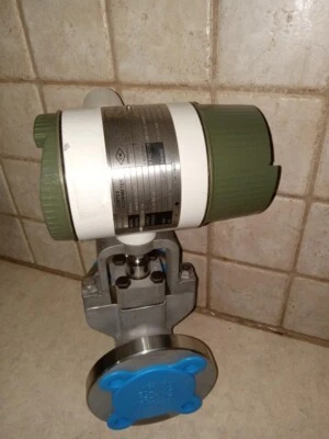 YF104-AAUA1A-S3S3*E YOKOGAWA YEWFLO VORTEX FLOWMETER   BRAND NEW - Image 1 of 4