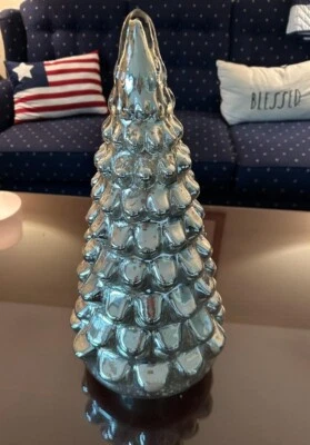 Gran capa de árbol de astilla de vidrio de mercurio de Pottery Barn de 18" de alto Foto 1 de 2