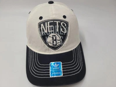 Женская регулируемая кепка Brooklyn Nets Adidas трилистник с ремешком сзади NBA белая черная - Изображение 1 из 4