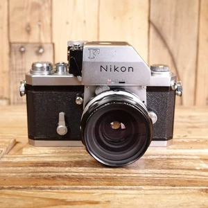 Gebrauchte Nikon F Kamera mit 28mm F3.5 Objektiv - Bild 1 von 8