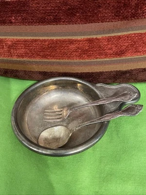Cuenco, cuchara y tenedor para niños Community Silverplate de Oneida Foto 1 de 4
