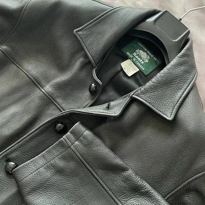 Abrigo flexible de invierno con cuello de botón de cuero suave genuino $600 ROOTS (XL). Negro Foto 1 de 4