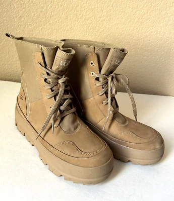 Botas de combate impermeables UGG The Lug para mujer talla 9 (UE 40) arena $145 NUEVAS Foto 1 de 4