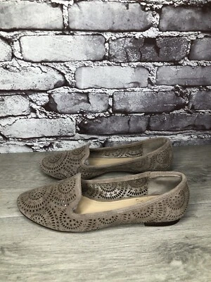Vince Camuto Lancaster Taupe Gamuza Perforada Pisos Para Mujer Talla 6.5M EE. UU./36.5EU Foto 1 de 4