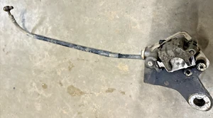 OEM KAWASAKI KLX300A REAR BRAKE W/ CARRIER P/N: 43041-1577 - Foto 1 di 3