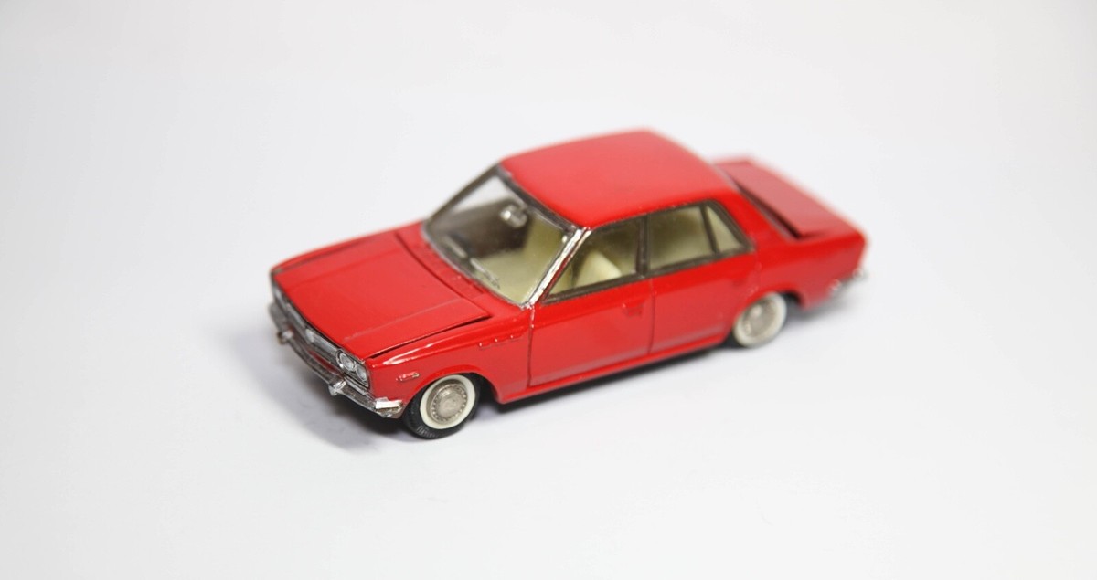 1/43ビンテージミニカー トヨタ ランドクルーザー 70 ZX 4DOOR 1994 ホワイト (ミニカー