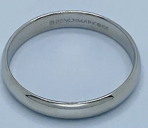 Alianza de boda de oro blanco de 10kt para hombre - Imagen 1 de 6
