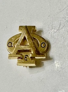 Spilla vintage Alpha Phi Sorority Sorester oro AOE 1991 greca incisa marcata BPG? - Foto 1 di 20