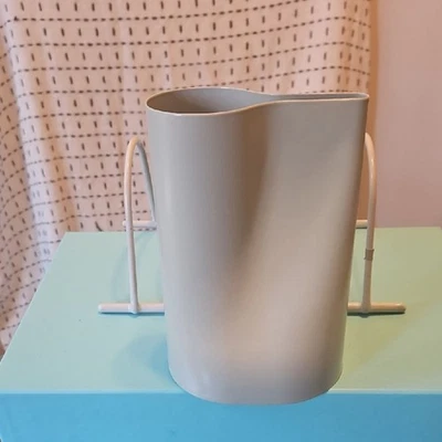 Jarrón/lata de agua doble verde salvia IKEA CHILIFRUKT Foto 1 de 4