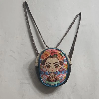 Mochila Frida Kalo marrón plisado y yute SM Foto 1 de 4