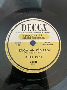 Decca 88125 - 78rpm Record - Burl Ives (I Know An Old Lady / The Hen Is In The) - Picture 1 of 6
