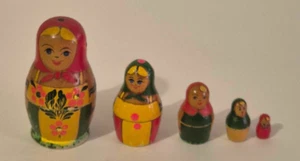 Russian Matryoshka Babushka Dolls Set of 5 Wooden Vintage Decorative - Picture 1 of 11