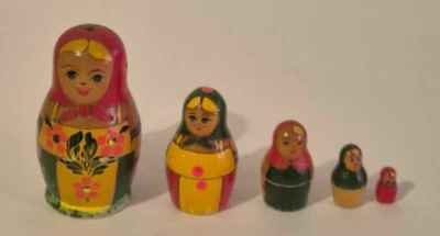 Juego de 5 muñecas Matryoshka Babushka rusas decorativas vintage de madera Foto 1 de 4