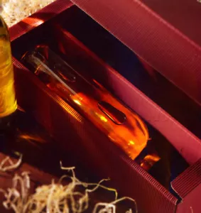 3-er 0,75L Wein Geschenk Karton Präsent Riesling + Weißherbst G4 - Bild 1 von 2