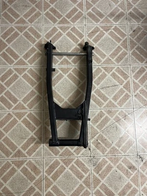 2014 Honda Cbr500r Rear Swingarm Back Suspension Swing Arm 52200-mgz-j00 - Image 1 of 2