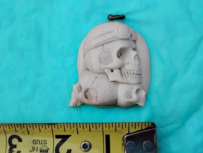 Colgante HUESO de asta tallada a mano del suroeste tres calaveras humanas 925 fianza  Foto 1 de 4