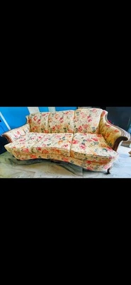 Juego Floral Sofá y Silla Tapizado Madera Cabeza de Clavo Ribete Foto 1 de 4