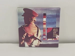 Vintage Original Pink Floyd der letzte Schnitt Band Quadrat Pin Button 1,5" - Bild 1 von 3