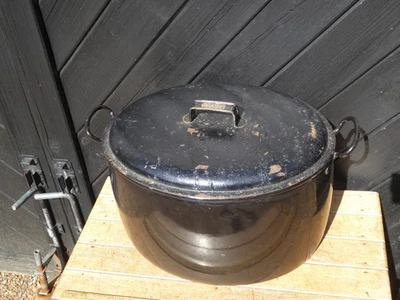 Judge 5 Gallon Enamel Cooking Pot with lid .Heavy Enamel on Iron oval Cook pot - Image 1 of 4