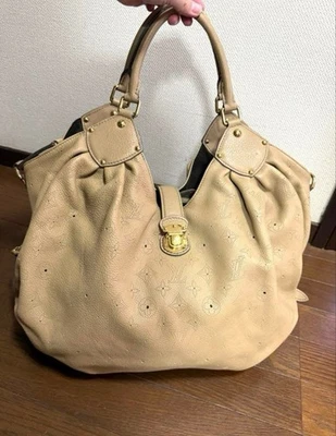 Bolso de Mano LOUIS VUITTON Mahina XL en Beige #PCAY0H Foto 1 de 4