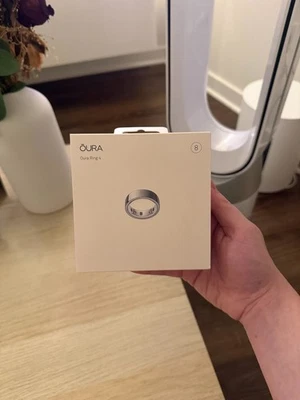 BRAND NEW Oura Ring 4 Smart Ring Size 8 Activity Tracker, 4th Gen. Silver - Image 1 of 4