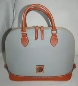 BORSA A TRACOLLA DOONEY & BOURKE PEBBLE GRAIN PELLE ZIP ZP R343 FUMO NUOVA CON ETICHETTE SENZA CINTURINO $298 - Foto 1 di 9