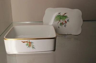 Herend Tin, Lidded Tin, Cigarette Tin, Decor Rosehip Gold Rim - Image 1 of 4