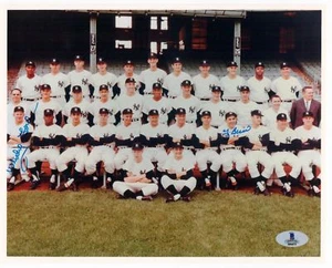 Yogi Berra Whitey Ford 2x signed 1963 Yankees team 8x10 Photo Beckett BAS Auth - Picture 1 of 5