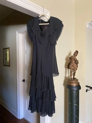 Vestido roseta clásico de hadas vintage de chifón negro con volantes en capas de los años 80 Foto 1 de 4