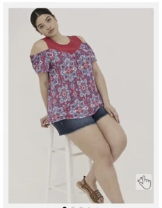 NWT TORRID Super Soft Crew Neck Eyelet Yoke Cold Shoulder Blouse Tile Print 1X - Picture 1 of 17
