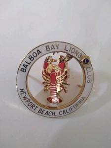 Prendedor de solapa langosta vintage Balboa Bay Newport Beach California Lions Club NUEVO - Imagen 1 de 9