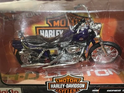 Harley Davidson Electra Glide Ultra Series 34 2013 FLHT Maisto Motorcycles 1:18 Foto 1 de 4
