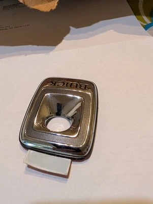 Nuevo de Lote Original GM 1989-1993 Buick Riviera Maletero Bloqueo Emblema Cromo 20685463 Foto 1 de 4