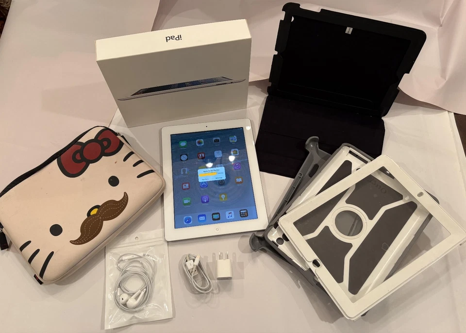 CLEARANCE 50% APPLE IPAD GEN4 WIFI WHITE W/ACCESSORIES - USED!  GREAT CONDITION! - Image 1 of 4