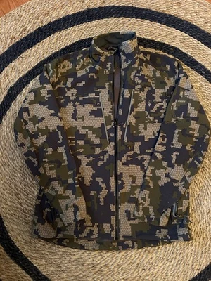 Kuiu Verde 1.0 Camo Chinook Hunting Jacket And Pants Set- XL,W36/32 - Image 1 of 4