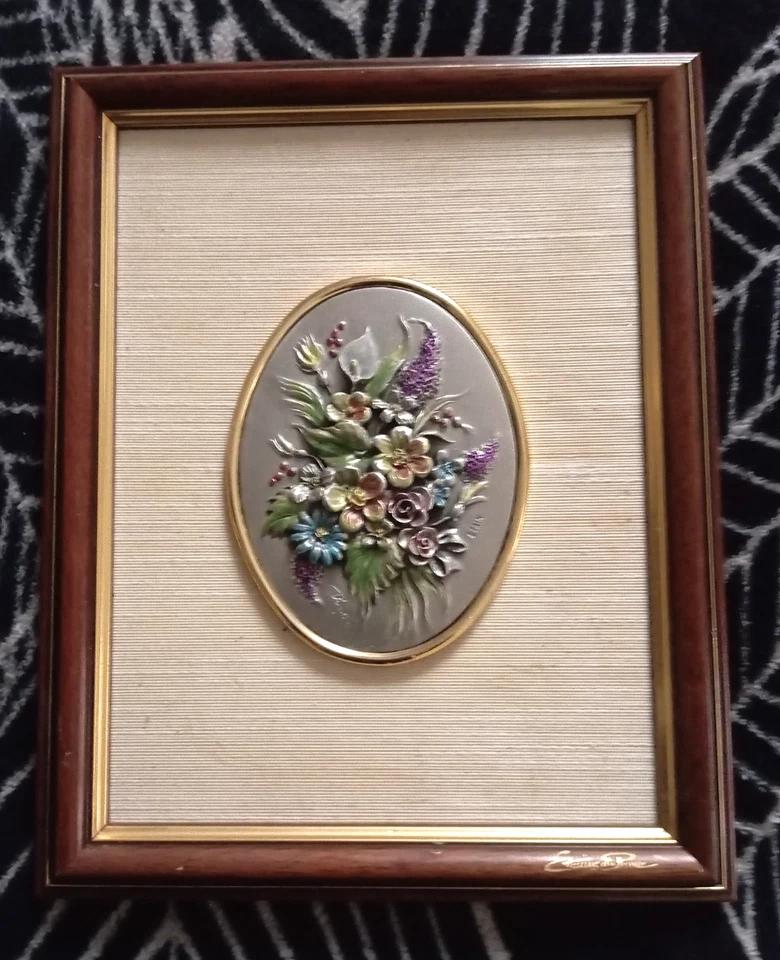 cadre motif gerbe de fleurs étain  (20cmx25cm)  signé voir scanner - Photo 1/4