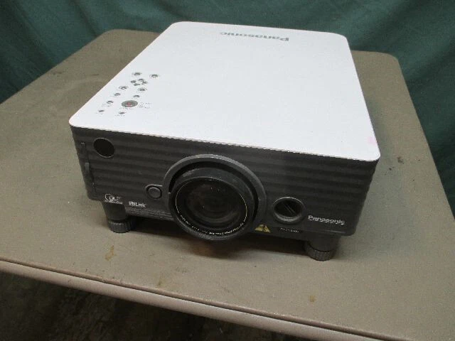 PANASONIC PT-D3500 D3500U D3500UL DLP XGA HD PROJECTOR 3500 LUMENS, WORKS GREAT! - Image 1 of 1