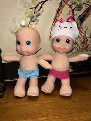 Par de 2 bonecas Goldberger Co Little Tootsies Baby's First 9" vinil rosto/plush - Imagem 1 de 4