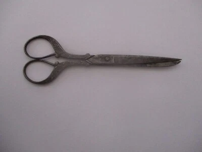 ANCIENNE JOLIE PAIRE DE CISEAUX A DECOR FLORAL 15 cm - Photo 1/4