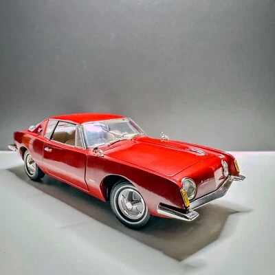 STUDEBAKER AVANTI 1963 SOLIDO 1/18 - Photo 1/4