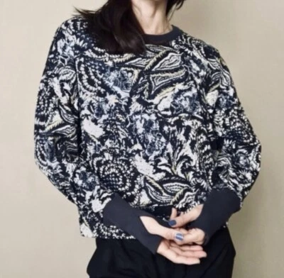 Sudadera Joie Caleigh Azul Paisley Agujero Pulgar Talla Mediana Foto 1 de 4