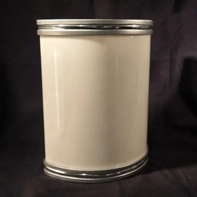 Aplique de pared níquel cepillado blanco acrílico una luz Energy Star P7083-09EBWB Foto 1 de 4