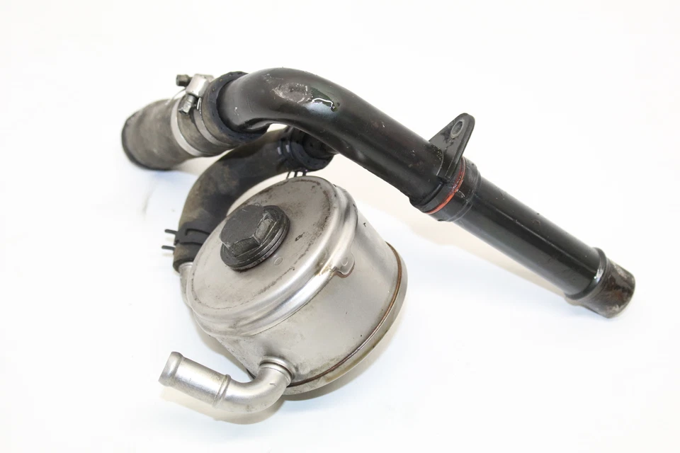 Масляный радиатор двигателя 2006 Yamaha Yzf R1 - Изображение 1 из 4